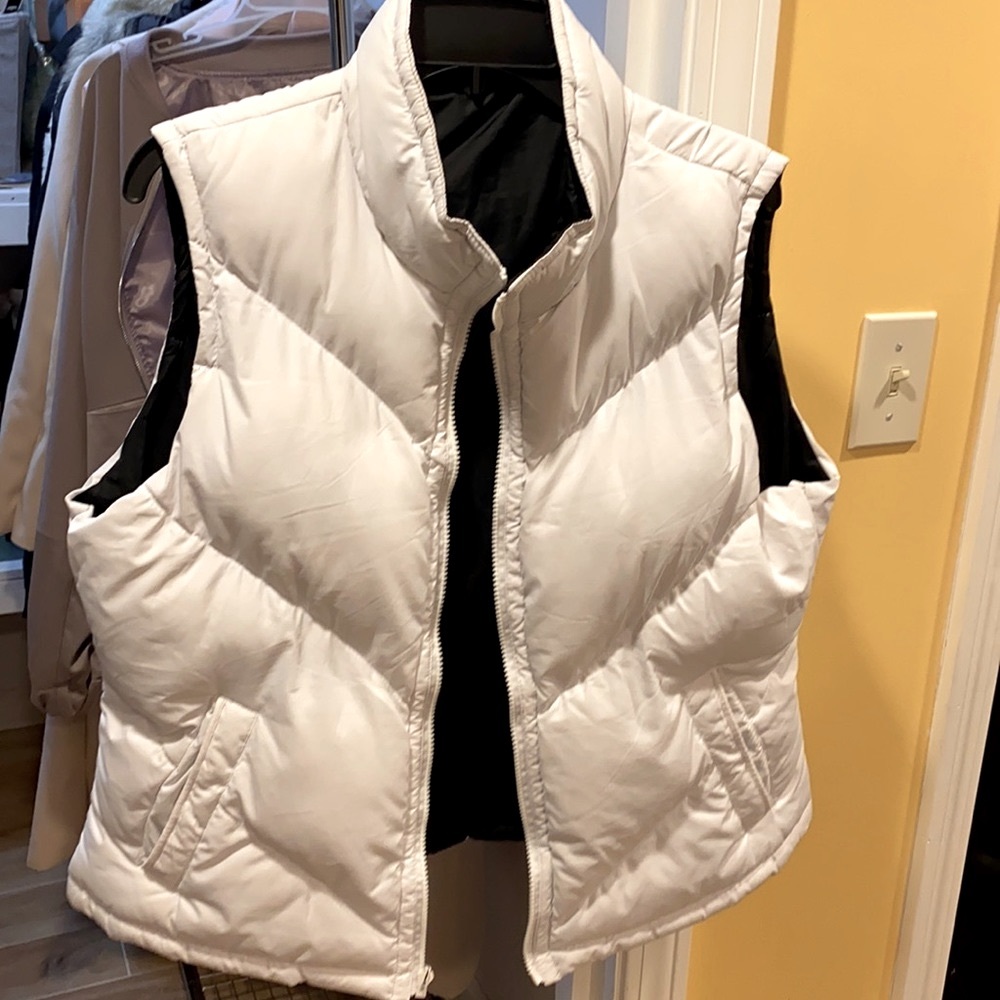 Black & White REVERSIBLE PUFFER VEST